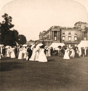1900年，英国伦敦白金汉宫游园会。