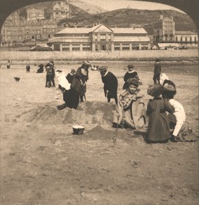 1894年，在威尔士兰迪德诺的海滩上。 作者 作品和太阳雕塑工作室