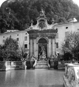 Pferdeschwemme，奥地利萨尔茨堡，摄于1900年。 作者 沃思和儿子
