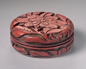 圆形雕刻朱砂盒和盖（漆木） 作者 元代中文学校