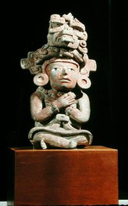 萨波特克 "13蛇 "女神造型的陪葬品，约600-900（陶瓷）。