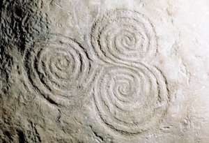 纽格兰奇石器时代通道墓的曲线岩石雕刻细节（联合国教科文组织世界文化遗产名录