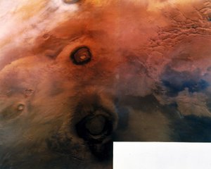 火星表面的火山 作者 弗雷德里克（致）巴纳德