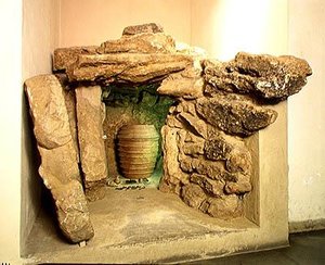 用瓮重建伊特鲁里亚墓 作者 伊特鲁里亚人之后