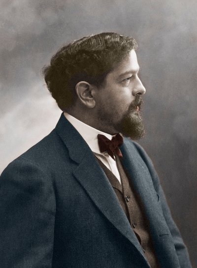 法国作曲家克劳德-德彪西（1862-1918） - 法国作曲家克劳德-德彪西（1862-1918）1908年的肖像 - 照片纳达尔 - 数字着色 作者 纳达尔