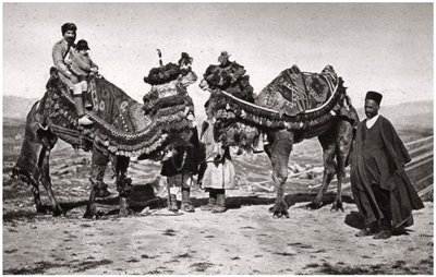 1925年，朝圣者带着骆驼前往伊拉克卡尔巴拉 作者 凯里姆