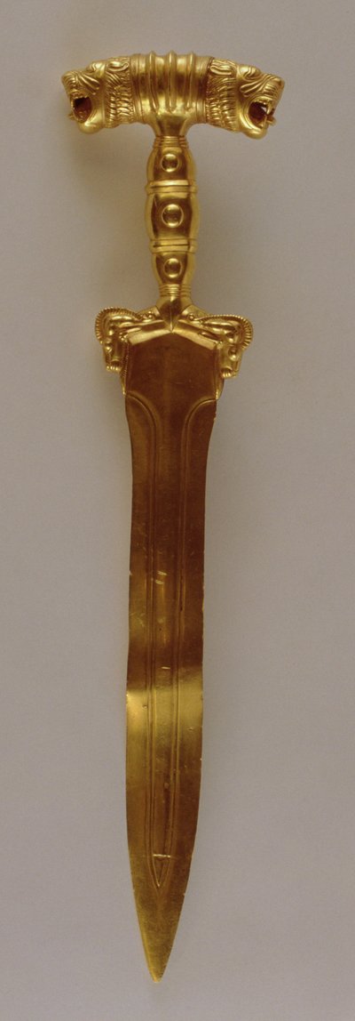 剑与双狮头刀柄装饰，来自伊斯兰哈马丹（黄金） 作者 Achaemenid