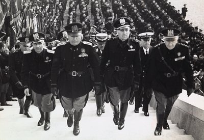 Mussolini at a military parade (b/w photo) 作者 阿基里·维拉尼（Achille Villani）
