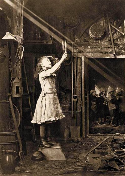 Girl cutting a Sunbeam 作者 亚当·迪斯顿