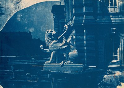 马赛建筑工地上的狮鹫雕塑 作者 阿道夫·特里斯（Adolphe Terris）