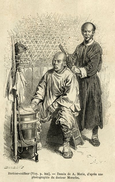 一个正在全力工作的理发师理发师，一个长凳和一个带隔间的圆柱形木箱和一个碗组成了他的旅行装备。 在 A.Marie 的绘图后雕刻，以说明前往北京和华北的航行，由 T.Choutze 于 1873 年出版，发表于 作者 艾德里安·伊曼纽尔·玛丽
