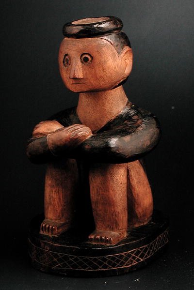 戴头环的男子坐像，莫桑比克Tsonga，19世纪末（木制） 作者 非洲人