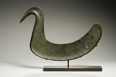 镰刀刃，公元前二千年（青铜）。 作者 时代青铜