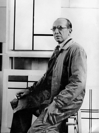 皮特·蒙德里安 (Piet Mondrian) 在他位于 26 avenue du Depart 的工作室里 作者 阿尔伯特·尤金·加拉廷