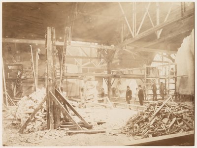 Bartholdi的工作室，背景为自由女神像，巴黎，1883年 作者 阿尔伯特·费尼克