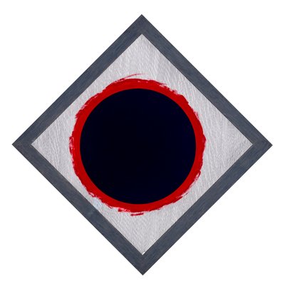 红色钻石上的蓝色圆圈，2022 年（卡片上的珐琅和钢笔） 作者 亚历克斯·邓恩