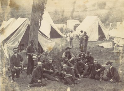 1862年10月在安提塔姆的波托马克军队总部的小组，1862年。 作者 亚历山大·加德纳