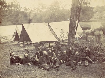 1862年10月在安提塔姆的波托马克军队总部的小组，1862年。 作者 亚历山大·加德纳