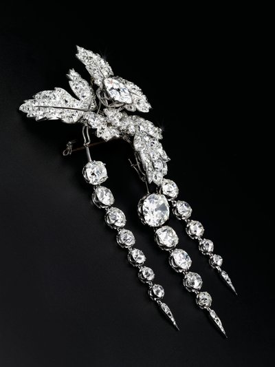 栗叶胸针，约1855年（钻石，银和金） 作者 阿尔弗雷德·巴普斯特