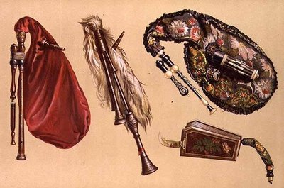 风笛：四支，包括一支Cornemuse、一支Calabrian和一支Musette，来自 "乐器"（彩色平印）。 作者 阿尔弗雷德·詹姆斯·希普金斯