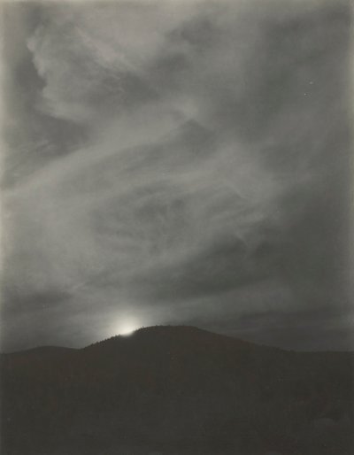 乔治湖，约1922年。 作者 阿尔弗雷德·斯蒂格利茨