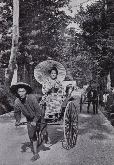 Japanese girls in jinrikshas (b/w photo) 作者 美国摄影师（后）