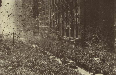 US President Franklin D Roosevelt receiving an enthusiastic welcome in New York City after being elected for a third term, December 1940 (b/w photo) 作者 美国摄影师（后）