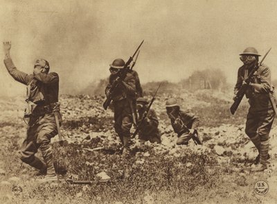 第一次世界大战中的美国：通过各种方式向我们的士兵宣传毒气袭击的危险性，以强制他们遵守军队关于携带和佩戴防毒面具的命令（黑白照片） 作者 美国摄影师