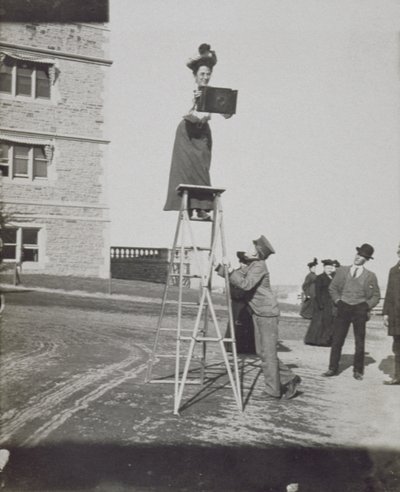 Jessie Tarbox Beals（1871-1942）在路易斯安那购买博览会上，1904年 作者 美国摄影师