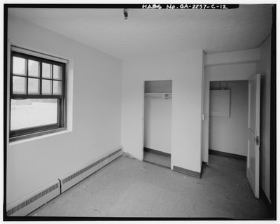 佐治亚州富尔顿县亚特兰大市Techwood Homes，1号楼，575-579 Techwood Drive（黑白照片）。 作者 美国摄影师