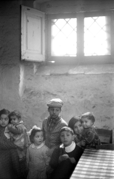 克罗托内，地下室房子里的孩子们、 作者 