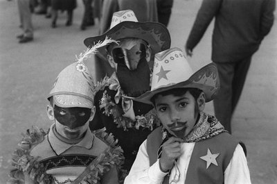 克罗托内，戴面具的儿童 1957，克罗托内 作者 