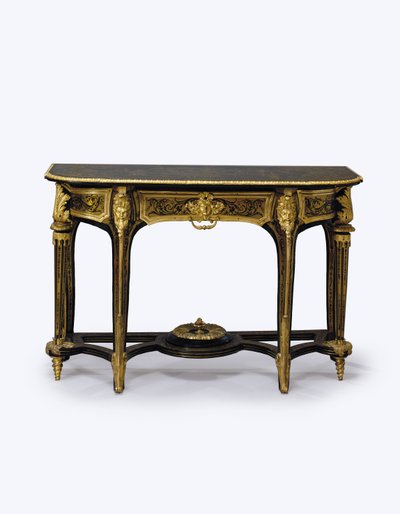 一对装在ormolu上的棕色to壳码头桌，约c.1710（ormolu，黄铜镶嵌，to壳和皮革）中的一个（另请参见360580） 作者 安德烈·查尔斯（去）布勒