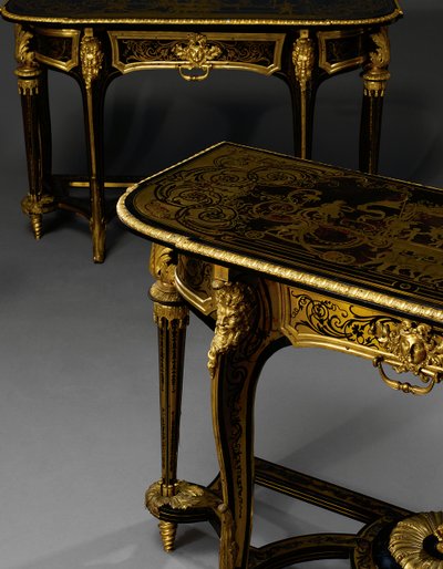 配对的路易十四码头桌，约1710年 作者 Andre Charles Boulle