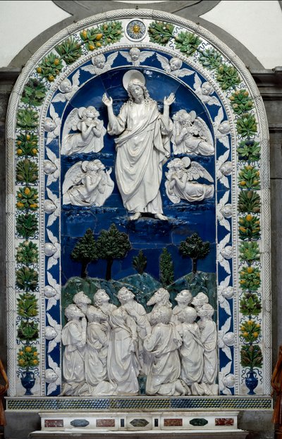 耶稣升天与圣母和十一位阿波罗的低位陶瓷浮雕，由Andrea della Robbia（1435-1525）创作，约1490年。475 x 305厘米 维尔纳圣堂，意大利 作者 安德里亚·德拉·罗比亚