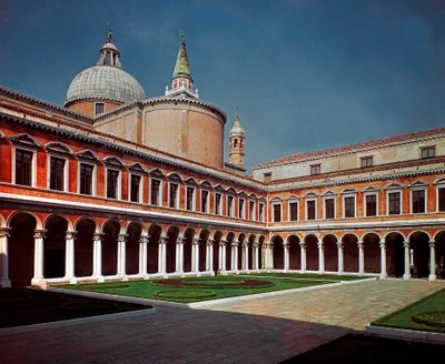 文艺复兴时期的建筑：由建筑师 Andrea di Pietro della Gondola dit Palladio (1508-1580) 1566 年意大利威尼斯 (Venezia) 设计的 San Giorgio Maggiore（少校圣乔治）教堂的回廊景观 作者 安德里亚·帕拉迪奥（Andrea Palladio）