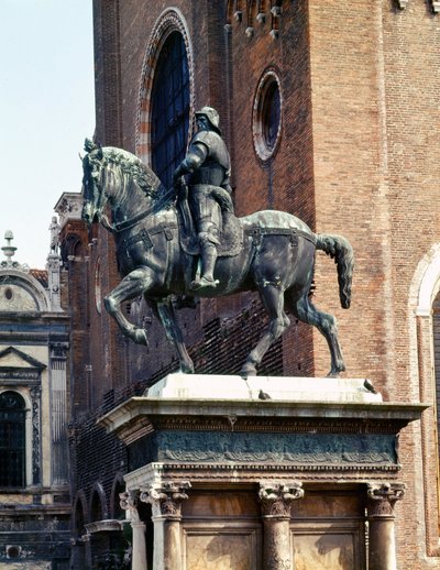 安德里亚·德尔·韦罗基奥 (Andrea del Verrocchio) 的 Condottiere Colleoni 骑马雕像 作者 安德里亚·德尔·弗罗基基奥