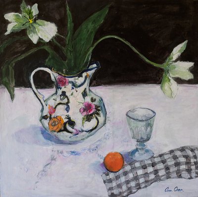 有白色郁金香和玻璃杯的静物，2019（亚克力） 作者 安·奥拉姆