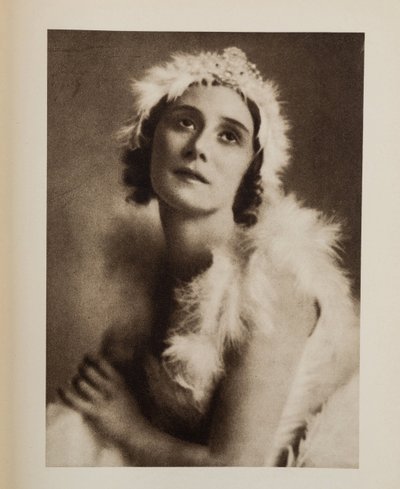 安娜·帕夫洛娃 (Pavlovna) (1881-1931) 在芭蕾舞剧《垂死的天鹅》中，由卡米尔·圣桑 (无名氏) 创作。 色谱法, , 私人收藏 作者 匿名匿名