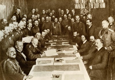 First World War: signing of the Peace Treaty of Brest Litovsk (Brest-Litovsk) on 03/03/1917 between the Germans and Russians. The Bolshevik Empire has different territories to Germany. Representatives of central empires (or Triple Alliance, Germany, Austri 作者 匿名匿名