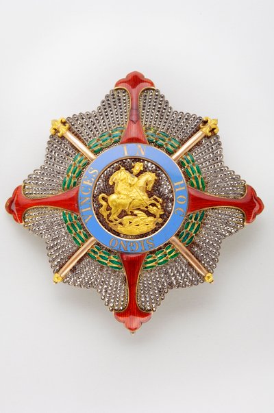 Kingdom of the Two Sicilies - Royal House of the Two Sicilies: plate of the Order of Saint George of the Reunion - Model for the Grand Master - beginning of the 19th century - Gold, silver, marcasite and emals - D 8.5 cm; weight 80 g - Private collection 作者 匿名匿名