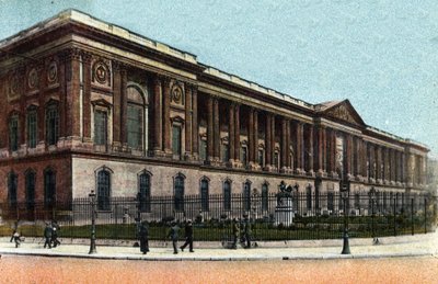巴黎：克劳德-佩罗（1613-1688）建造的卢浮宫柱廊的外景。巴黎市 "艺术专辑 "中的1920年的照片。私人收藏。 作者 匿名匿名