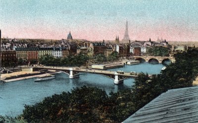 Paris: panorama of the Seine with the Eiffel Tower in the background. Photograph of 1920 in “” Artistic Album”” of the city of Paris. Private collection. 作者 匿名匿名