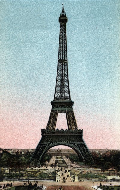 巴黎：古斯塔夫-埃菲尔（Gustave Eiffel）（1832-1923）在1887年至1889年间建造的埃菲尔铁塔的景色。巴黎市 "艺术专辑 "中的1920年的照片。私人收藏。 作者 Anonymous Anonymous