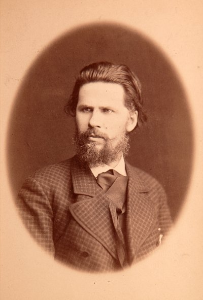 艺术家 Ivan Nikolaievitch (Nikolaevich) Kramskoi（1837-1887 年）的肖像。胶片照片 作者 匿名匿名