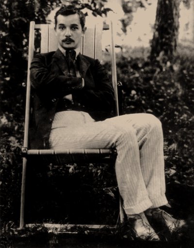 萨沙-乔尔尼--诗人萨沙-乔尔尼（1880-1932）的肖像，匿名。照片 作者 匿名匿名