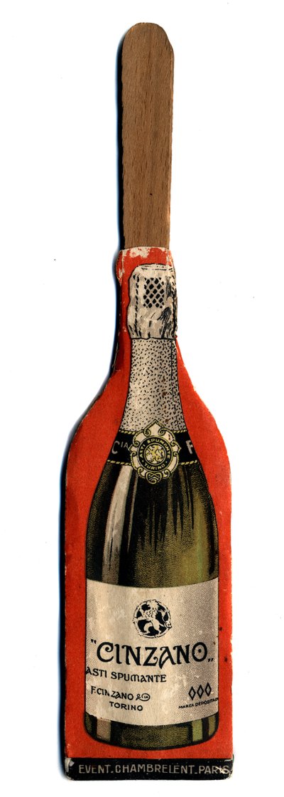 小广告扇，源于意大利开胃酒苦艾酒品牌Cinzano的推广。20世纪首次亮相 私人收藏 作者 匿名匿名