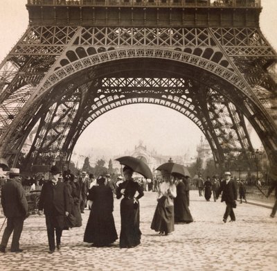 Universal Exposition of 1900 - Exposition Universelle de 1900 in Paris: View under the Eiffel Tower - private collection 作者 匿名匿名