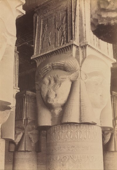 Dendera，圣殿内部，哈索尔首都，c。 1870年代-1880年。 作者 安东尼奥·比托（Antonio Beato）