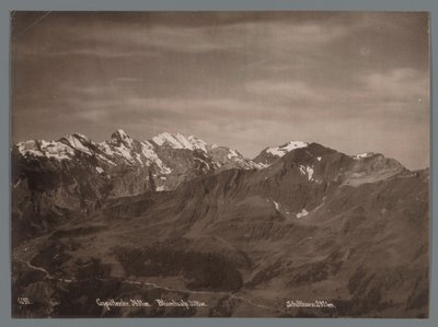 伯尔尼阿尔卑斯山的 Gspaltenhorn、Blüemlisalp 和 Schilthorn 的景色 少女峰全景（系列标题） 作者 亚瑟·高布勒